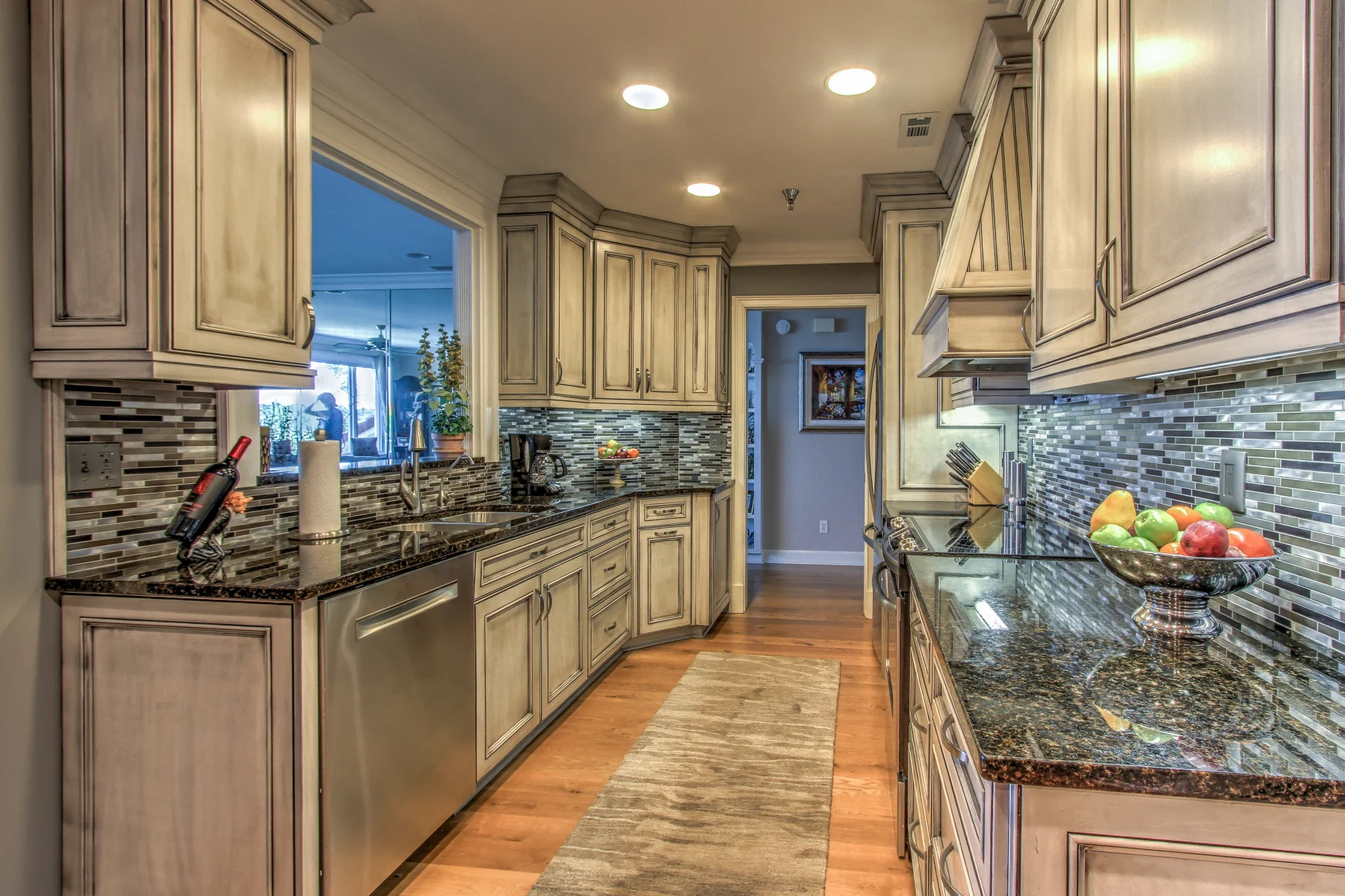 洋書 Country Kitchens Country Kitchen Design Branford, CT - Kountry Kraft